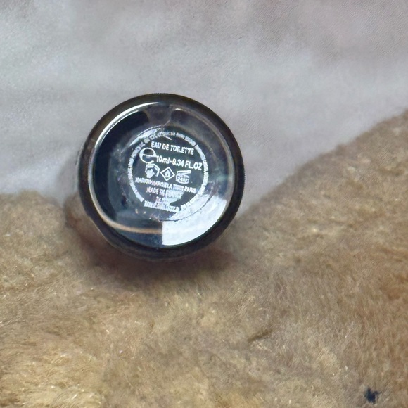 Maison Margiela Replica  by the fireplace Travel - Picture 3 of 3